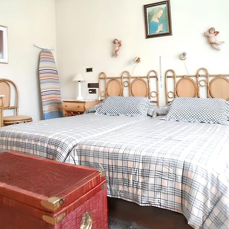 Spacious House With Terrace Near Boiro, Sea View 外观 照片